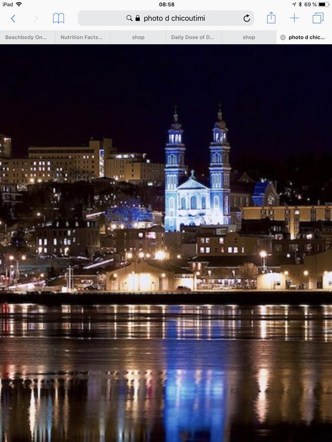 Auberge Centre Ville Chicoutimi Exterior foto